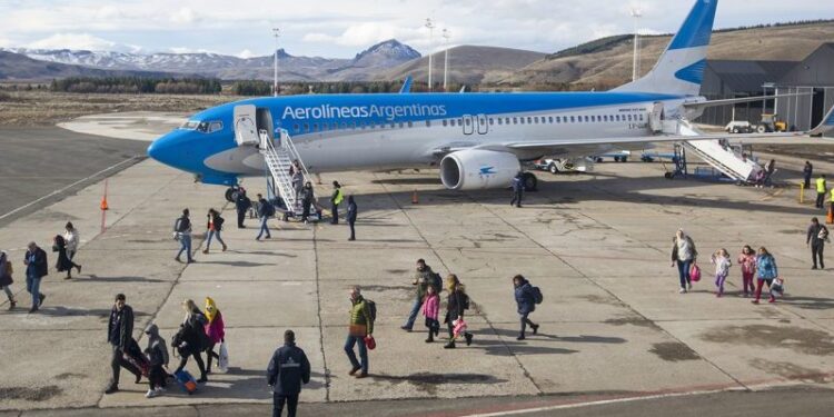 Neuquen. San Martín de los Andes... Más de 4600 personas pasaron del viernes a  lunes por el aeropuerto Chapelco