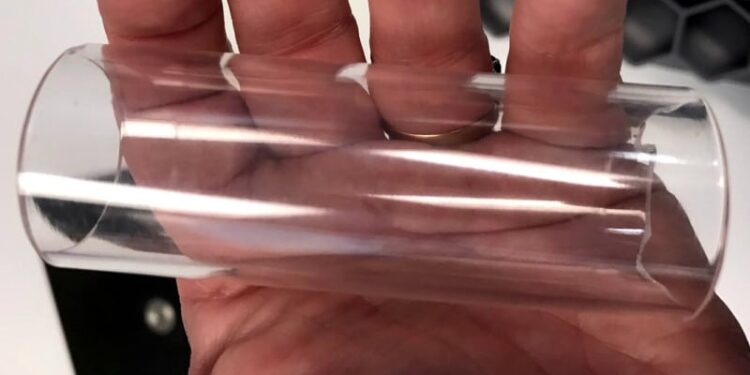 Aluminio transparente