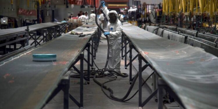 España sector manufacturero alcanzó en abril su máximo desde 1999