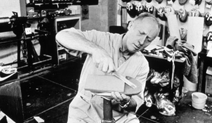Bill Bowerman credor de Blue Ribbon Sport, Nike.