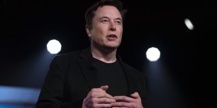 Tesla anunció la creación de robots humanoides en 2022