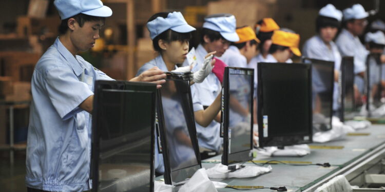 China: se ralentiza el crecimiento económico a raíz de una profunda crisis energética