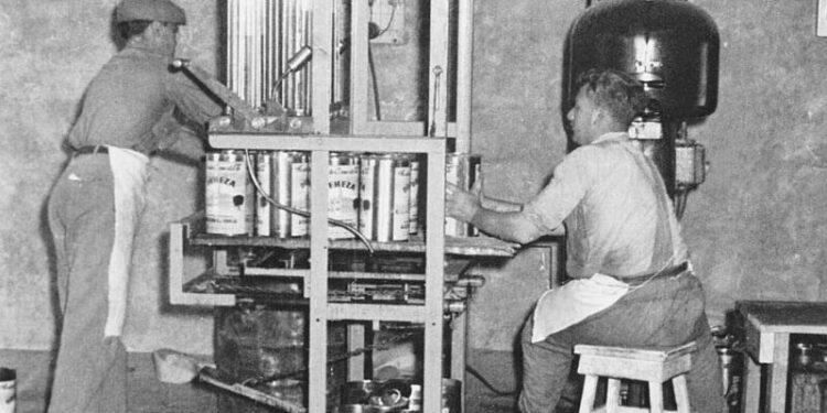 Historia de Adrián Pascual Urquía fundador de Aceitera Genral Deheza