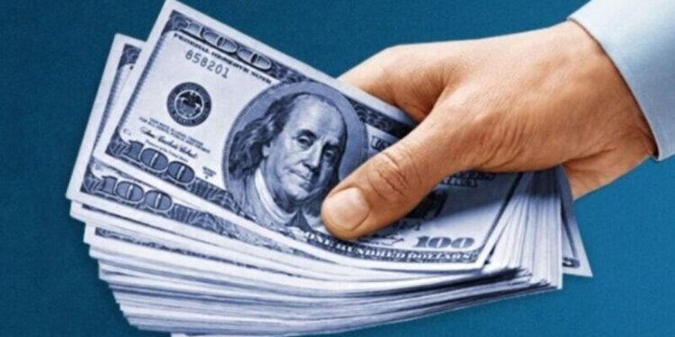 El dólar blue rompió su récord y se vende a 215 pesos en Bahía