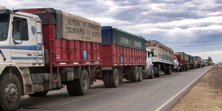Transporte de cargas: Aumento de precio y la falta de combustible preocupa al sector