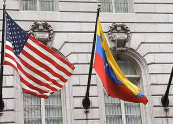 EEUU levanta sanciones a Venezuela para negociar petróleo
