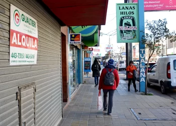 Locales comerciales cerrados en el Bajo y Alto Neuquén