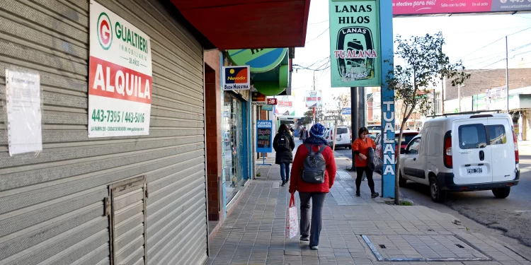 Locales comerciales cerrados en el Bajo y Alto Neuquén