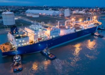 Buque regasificador llegó a Bahía Blanca mayo 2022
