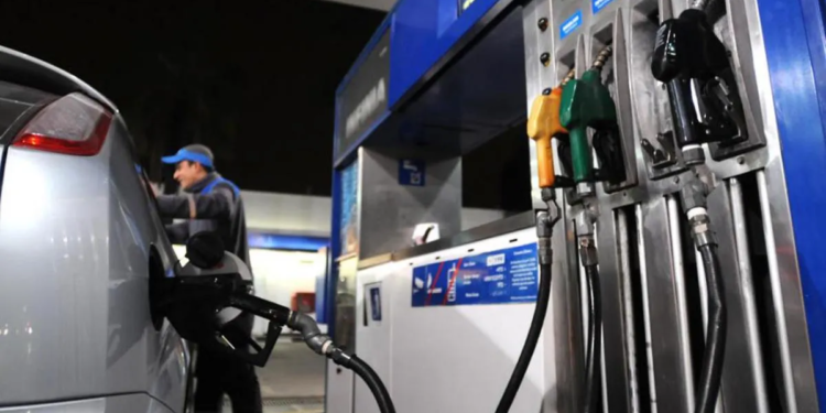 Gasoil más caro para extranjeros en Bahía Blanca