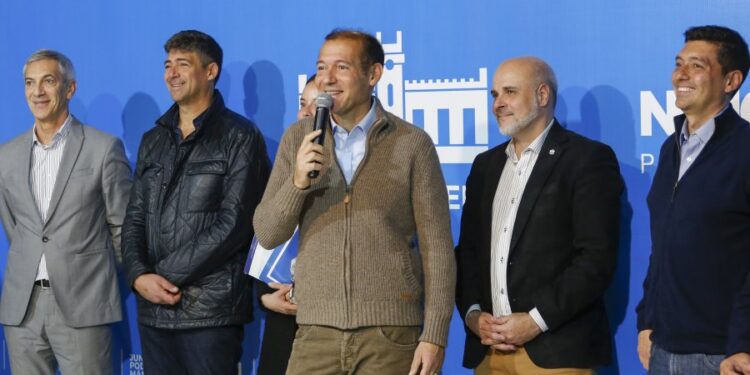 Una comitiva promociona el turismo neuquino en Chile