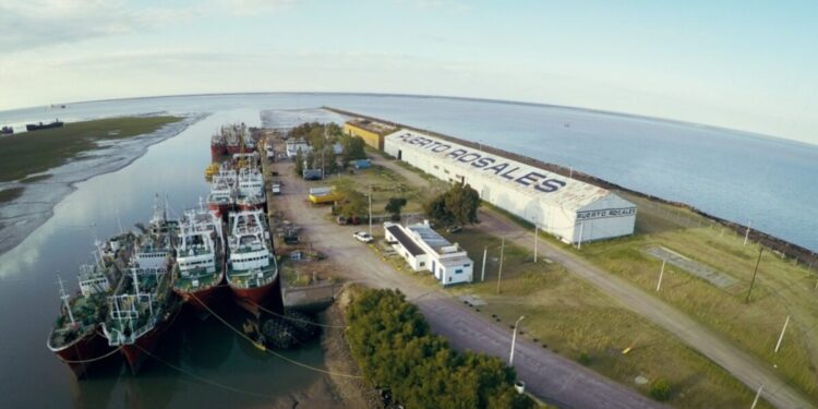 Puerto Rosales podría convertirse en la mayor terminal petrolera del país
