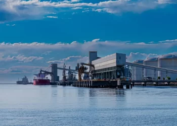 Buscan reducir la huella de carbono en el Puerto de Bahía