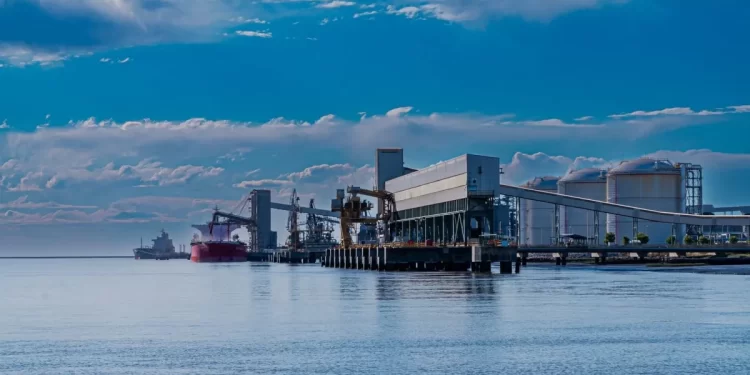Buscan reducir la huella de carbono en el Puerto de Bahía
