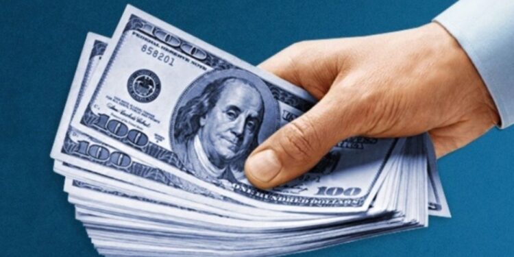 Fuerte baja del dólar blue así quedó la cotización en Bahía