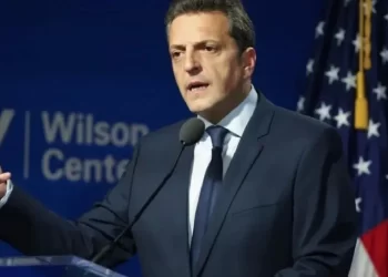 Massa viaja a Estados Unidos en busca de inversiones