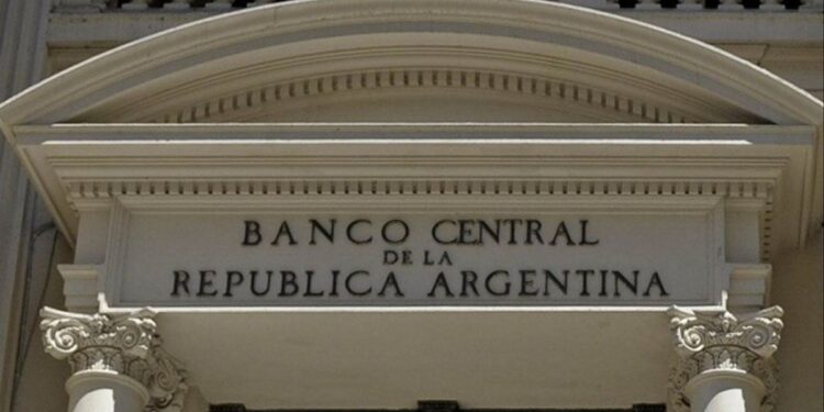 Para frenar la inflación, el Banco Central subió fuertemente las tasas de interés