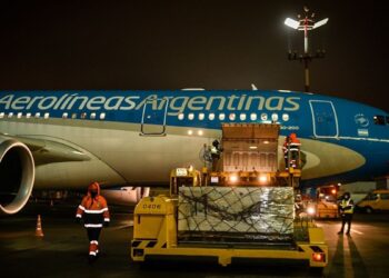 Piden por la vuelta de vuelos entre Bahía y Buenos Aires