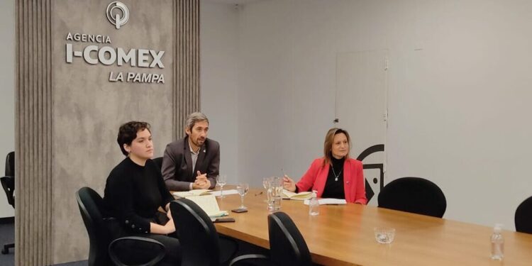 Suman más empresas y profesionales al Desafío Exportador