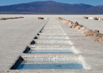 YPF firmó acuerdo para exploración de litio en Catamarca