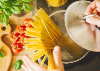 Crisis en Italia: sugieren cocinar las pastas con el fuego apagado para ahorrar energía