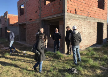 Finalizarán viviendas paradas en Bahía Blanca