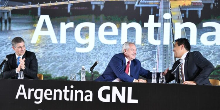 Vicegobernador pampeano estuvo presente en el acuerdo entre YPF y Petronas