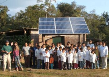 Destinarán una millonaria cifra para que 19 provincias se abastezcan de energía solar