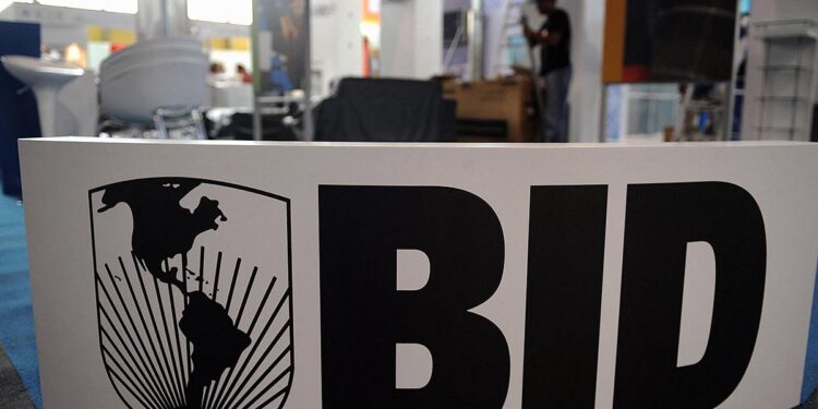 El BID financiará con 700 millones de dólares a la Argentina