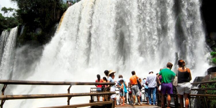 Fin de semana XL 3,2 millones de turistas gastaron $ 42.646 millones