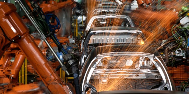 La industria volvió a crecer en septiembre y acumula un alza del 4,1% en 2022