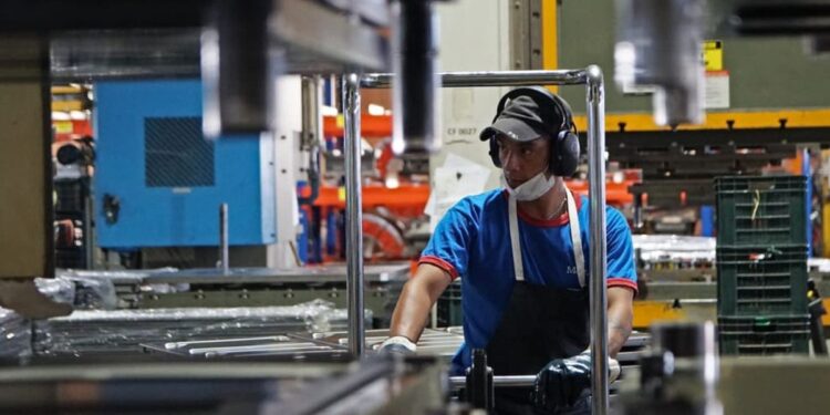 La utilización de la capacidad instalada de la industria subió a 69,5 % en agosto