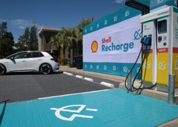 Shell inauguró su primer cargador para vehículos eléctricos en el país