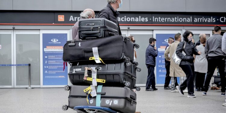 En octubre ingresaron al país 410.000 turistas extranjeros, 76 por ciento más que en 2019