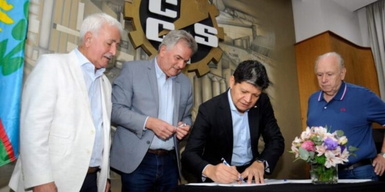 Firmaron un convenio para desarrollar centros comerciales a cielo abierto en Bahía Blanca