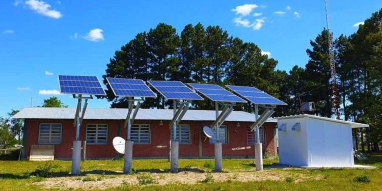 Invertirán 18 de dólares millones para proveer energía renovable a 500 centros de salud rurales