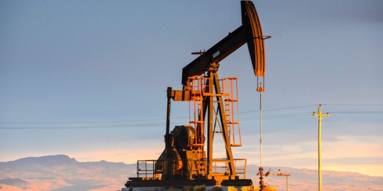 La producción de petróleo creció más de 13% en el tercer trimestre y 5,2% la de gas