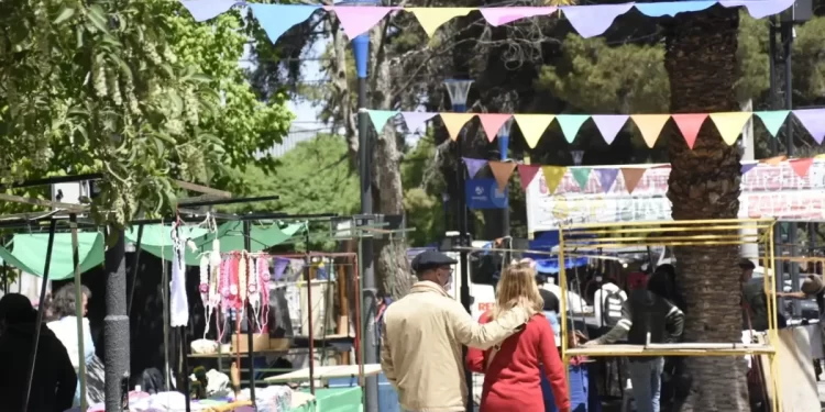Por la lluvia la Feria Artesanal de Neuquén se extenderá toda la semana