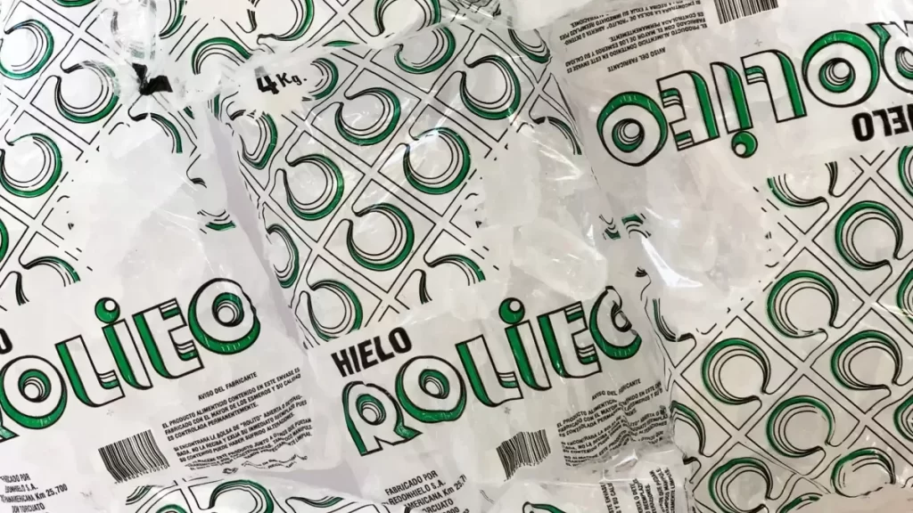 La palabra "rolito" se usa para hablar del hielo, especialmente del que se vende en estaciones de servicio