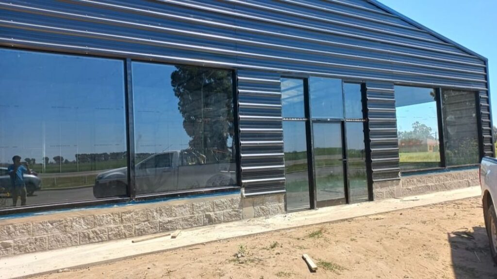 Colocación de vidrios laminados 3+3 en Santa Rosa, La Pampa.
