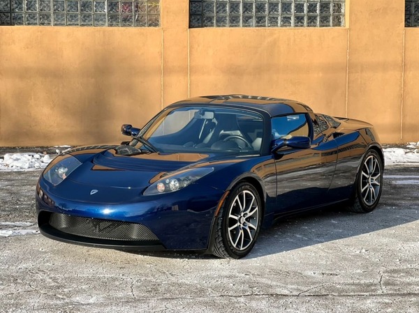 El Tesla Roadster fue el primer modelo lanzado por Tesla Motors