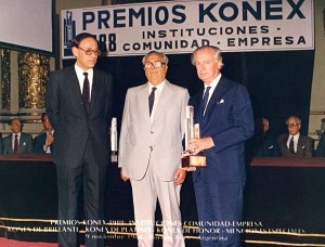 Peremio Konex por su labor como empresario a Rocca