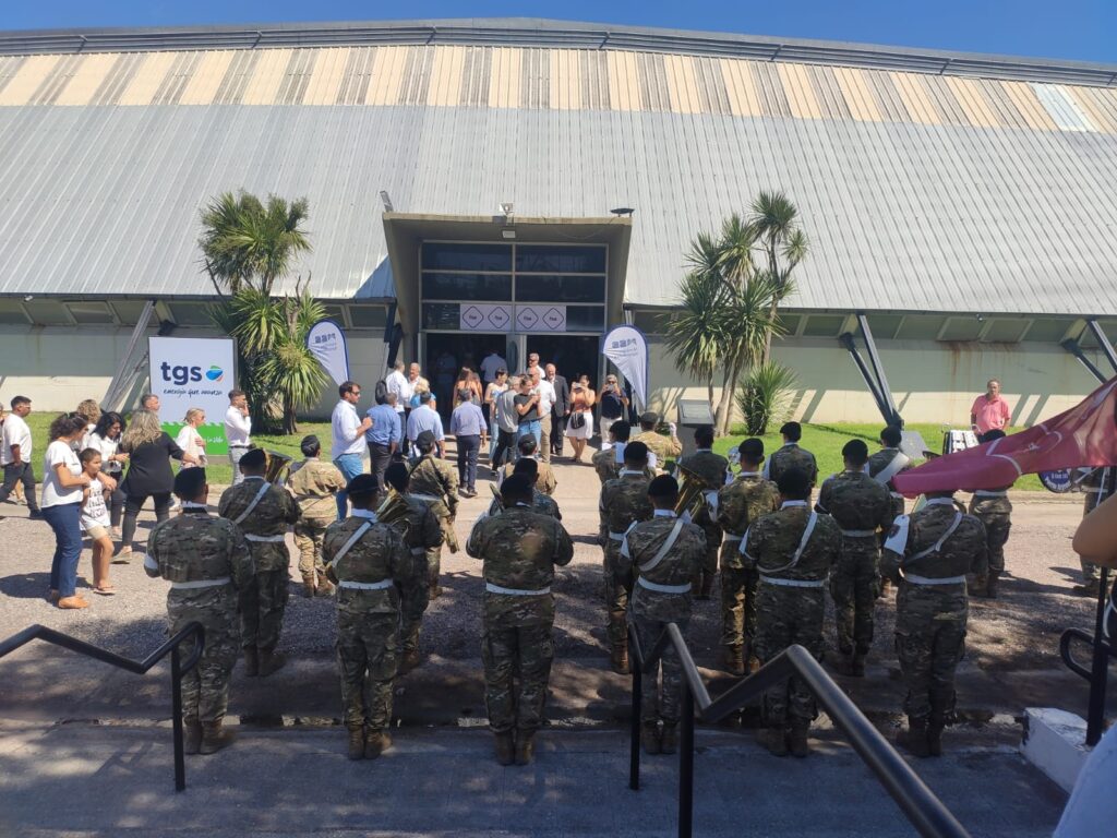 Acto de inauguración de la FISA 2025 en Bahía Blanca.