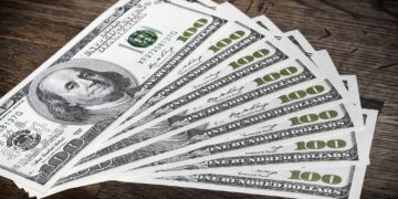 ¿A cuánto cerró el dólar hoy viernes 25 de abril?