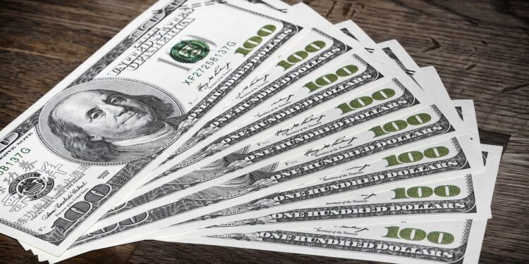 ¿A cuánto cerró el dólar hoy viernes 25 de abril?