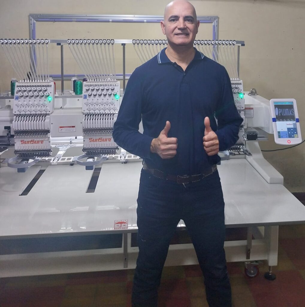 Luis Contreras, socio comercial y gerente de la fábrica de Plumas
