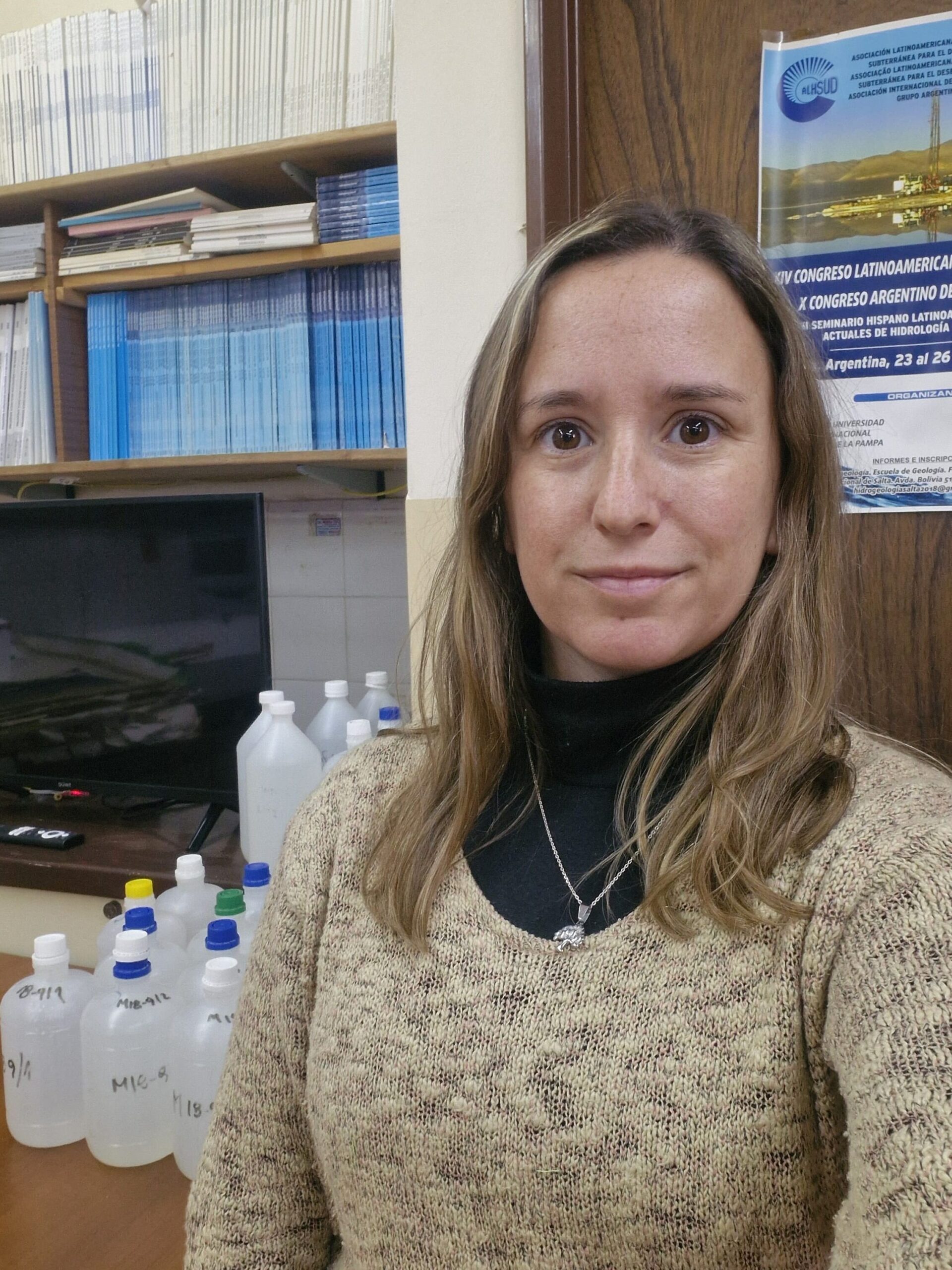 Lucía Belén Carrica, integrante del equipo del Laboratorio de Hidrogeología del Departamento de Geología de la UNS