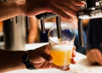 Cerveza Jabalina, la cervecería argentina que descubrió una bacteria única y ganó con su Gose de sandía y melón en la World Beer Cup.